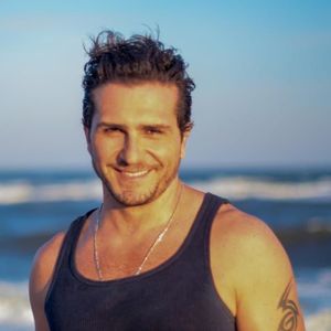 Meet your Posher, Khaled